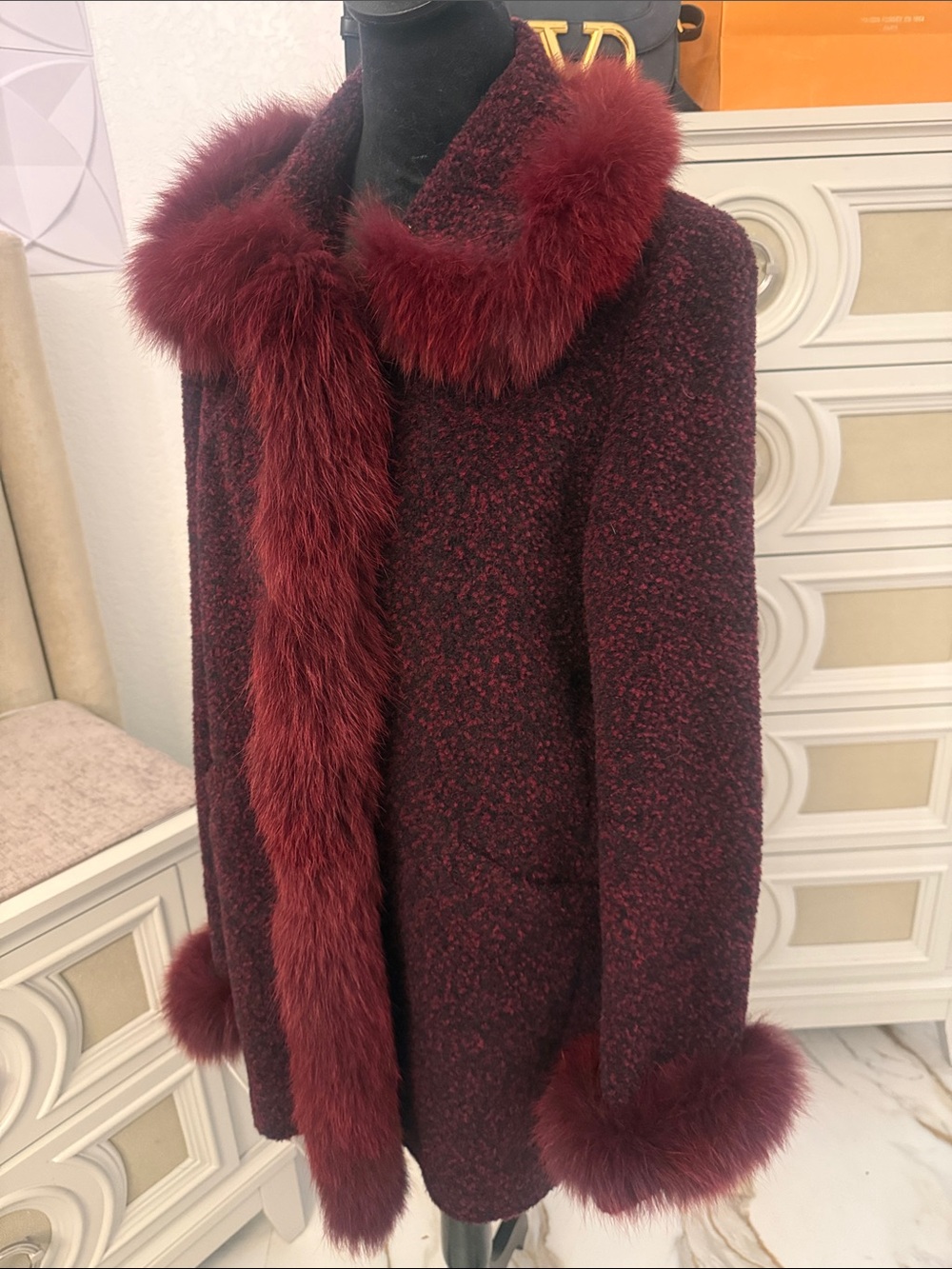 Real Fox fur trimmed coat - Picture 4 of 8